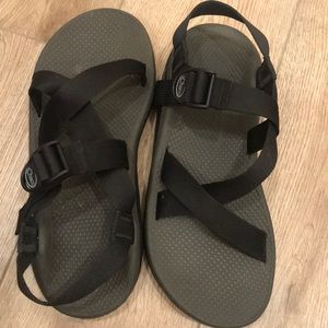 Black z cloud chacos